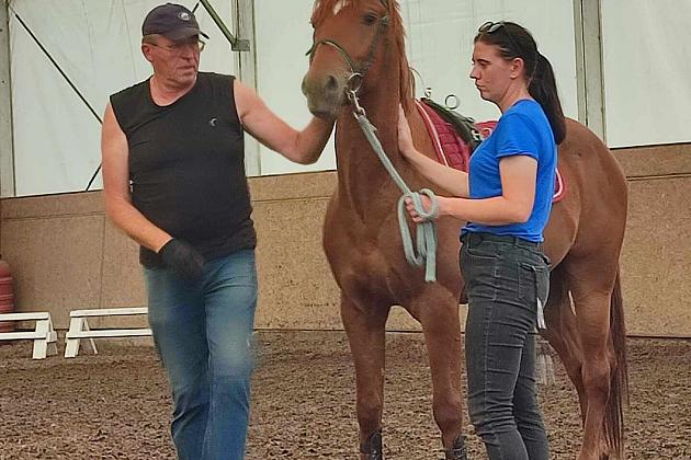 Z końmi w dialogu – mistrzowskie szkolenie z Janem Ratajczakiem w Runowie