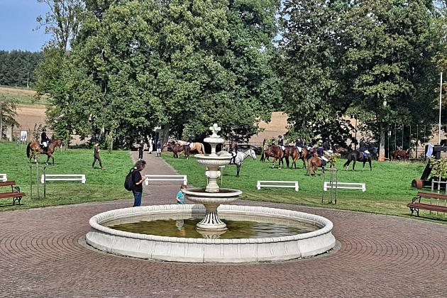 Budujemy lokalne partnerstwa – stoisko Fundacji na Pikniku Ludowym i Finale Baltic Cup 2025 w Runowie