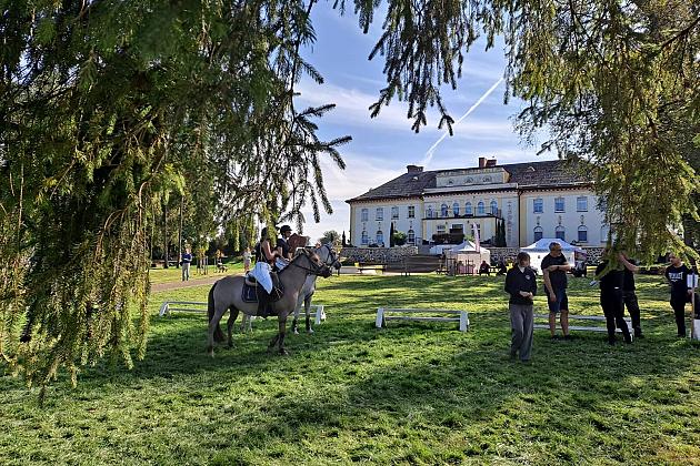 Budujemy lokalne partnerstwa – stoisko Fundacji na Pikniku Ludowym i Finale Baltic Cup 2025 w Runowie